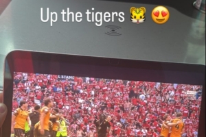 马奎尔社媒祝贺赫尔城升入英超:老虎队加油🐯😍